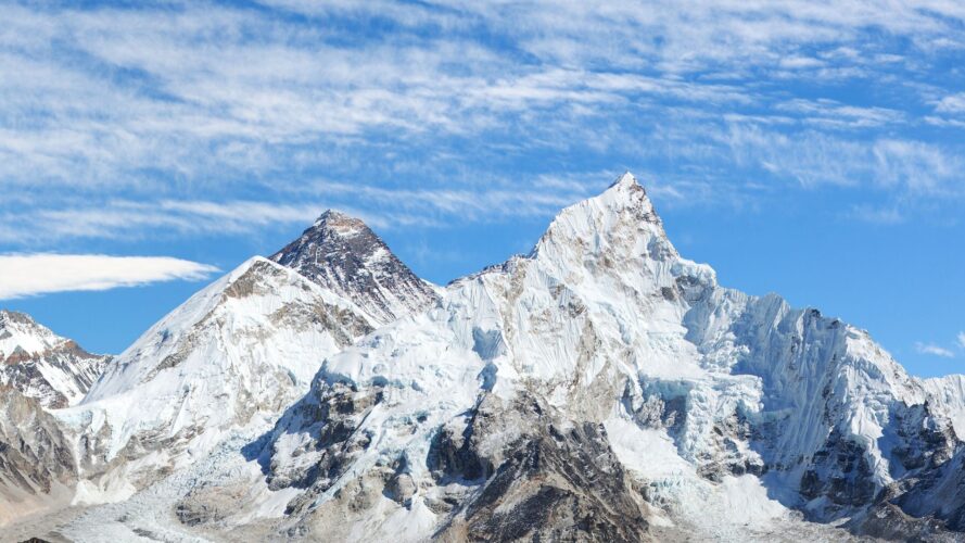 सगरमाथामा तेञ्जिङ नोर्गे शेर्पा र सर एडमण्ड हिलारीले पाइला टेकेको सात दशक पूरा