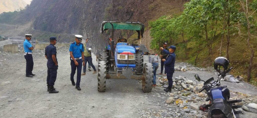 दार्चुलामा २५ सय बढी सवारी साधन कारबाहीमा