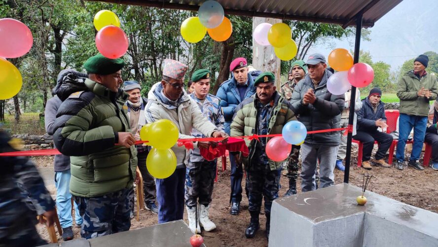 दार्चुलामा सशस्त्र प्रहरीद्वारा यात्रु प्रतिक्षालय निर्माण